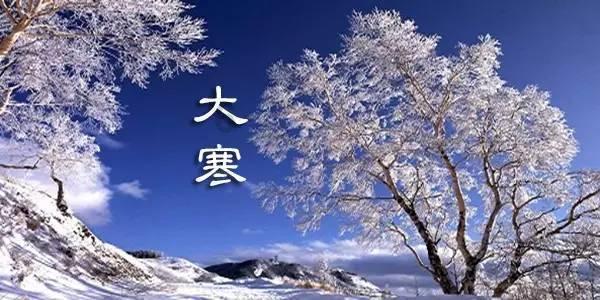 搜狐网拍客直击现场:重庆华岩寺施腊八粥,市民排长队喝粥迎腊八节